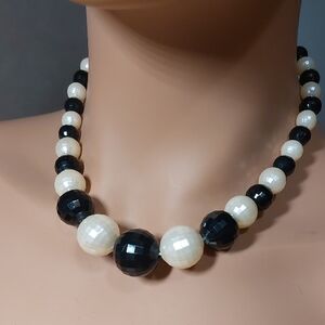 Vintage Chunky Faceted Acrylic Bead Necklace 17"